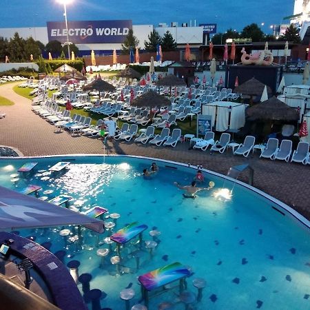 Prostorny 3 Pokojovy Apartman S Dvema Terasami Прага Екстериор снимка