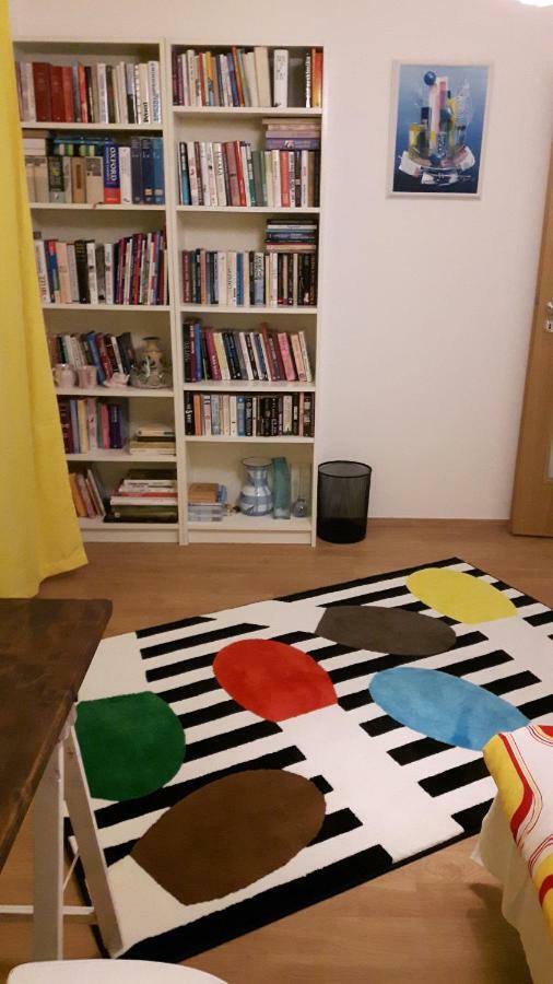 Prostorny 3 Pokojovy Apartman S Dvema Terasami Прага Екстериор снимка